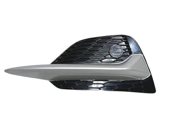 2020 2021 2022 Nissan Rogue Sport SL Front Bumper Fog Light Cover Silver Left Driver Side
