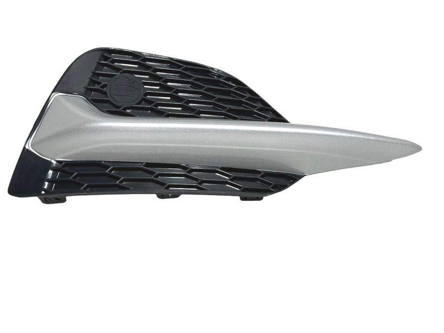 2020 2021 2022 Nissan Rogue Sport SL Front Bumper Fog Light Cover Silver Right Passenger Side